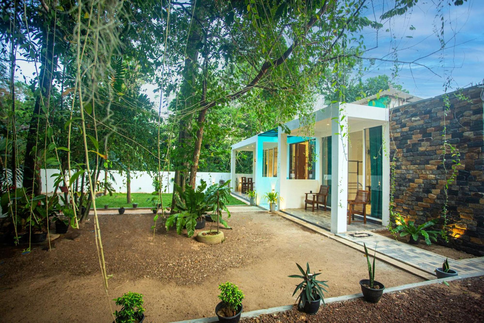 Villa Nine84 Mirissa Матара Екстериор снимка